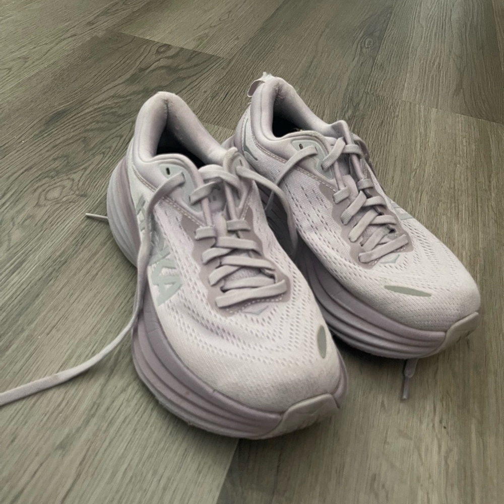 Hoka Women’s Bondi 8 light purple 6.5